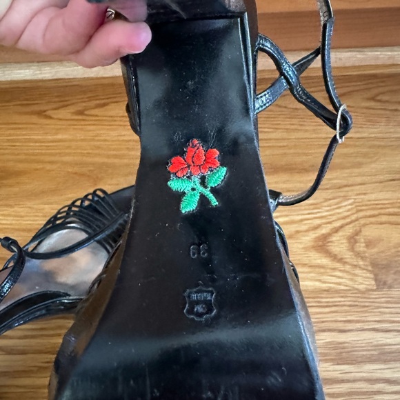 Free Lance Paris Pumps - Picture 5 of 8